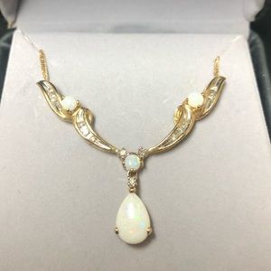 Opal and Gold Nexklace